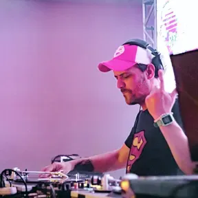 Radio Pirata Neon
