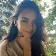 Escritora, Terapeuta Holística, Mentora de Mulheres e Analista de Investimentos Yasmin Ferreira no P