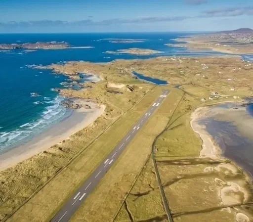Mary Uí Chomhaill ó Choiste Seirbhísí agus Eitiltí Ailse Dhún na nGall.