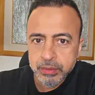 ‏علامة ‏إذا وجدتها في الشيخ فاتخذه قدوة - خاطرة الفجر - مصطفى حسني