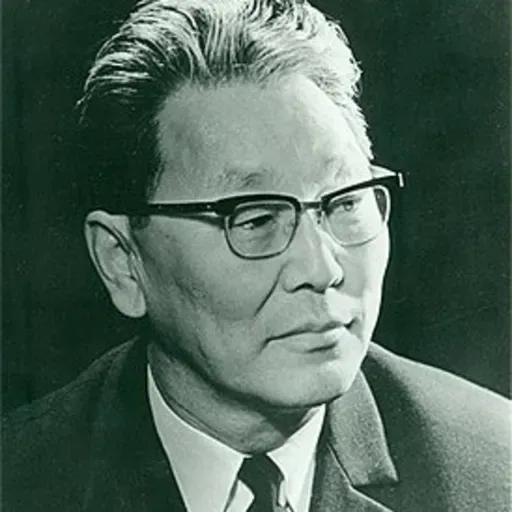 105 лет со дня рождения Семена Данилова: его поэзия, переводы на русский язык