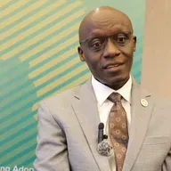 Fungueni minyororo ya kihistoria inayokwamisha Afrika