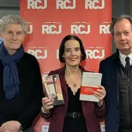 Gérald Tenenbaum pour son livre « Les Rues Parallèles » et Jean Rene Van der Plaesten pour le livre « La vie à contre-courant »