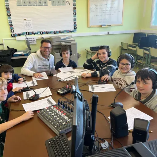 5B Interview to Flo - Mario Melg, Miguel, Adrian, Edgar, Melany and Mario Mart