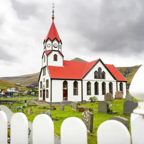 Guðstænasta í Sandavágs kirkju