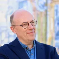 Luís Osório e o silêncio de Deus onde a relação acontece e a fragilidade é assumida - Emissão 16-04-2026