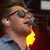 niall god horan singing drag me down