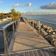 Anne -Marie Péralta sur le"Pont des âges"