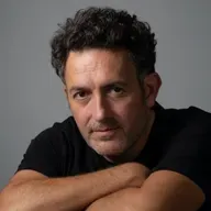 CLUB DE LECTURA T19C011 El nuevo thriller de Mikel Santiago (23/11/2025)