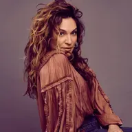 Shoshana Bean - Broadway And Vocal Superstar! 2x Tony Nominated Broadway Actress: "Hell’s Kitchen", "Mr. Saturday Night", "Wicked", "Waitress", "Hairspray". Grammy Winning Singer!