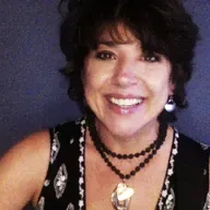 Guest International Singer Cecilia St King