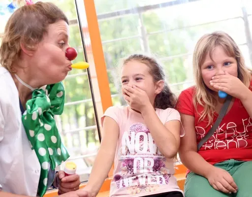 Доктора-клоуны: лечимся с улыбкой