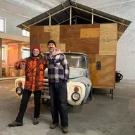 No ZIL 130 palikšot tikai asaka. Oto Holgera Ozoliņa izstāde “Procesa artefakti”