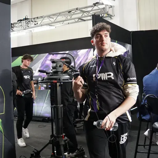 I put a Chip Clip on my Finger (and It Hurt)