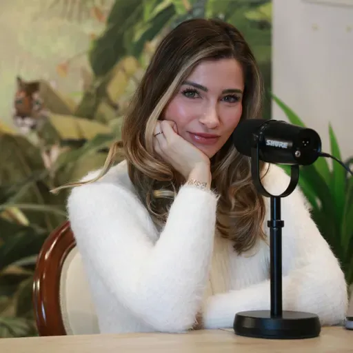 238. Así te están Manipulando: descubre cómo evitarlo con la Psicóloga Claudia Nicolasa
