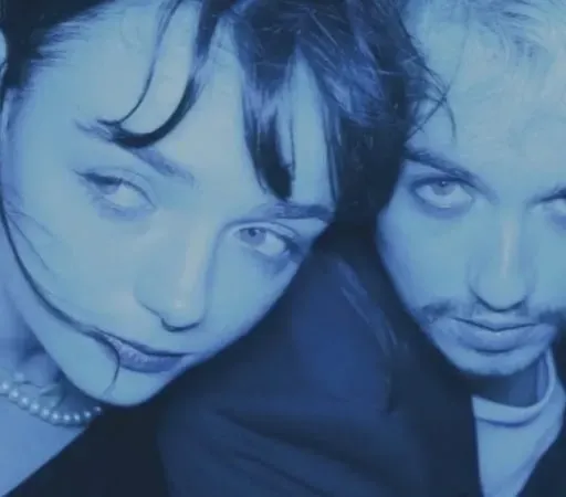 Bear, amhránaí agus ceoltóir.