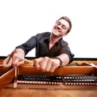 Frank Dupree - Award Winning German Pianist And Conductor. Plays Classical And Jazz. Devotee Of Ukrainian Composer Nikolai Kapustin. London Philharmonic, Bern Symphony, Lincoln Center, Royal Albert Hall!