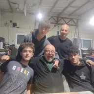 Transforman y logran un auto eléctrico