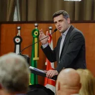 03.12.2025 = SOLENIDADE NA CÂMARA DE SP HOMENAGEOU 100 ANOS DA GM NO BRASIL