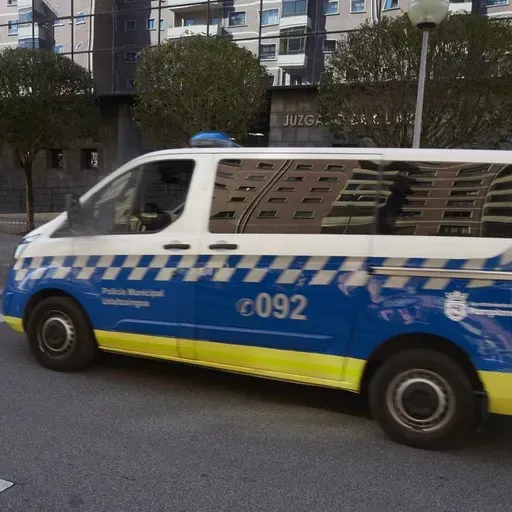 Encuentran el cadáver de una persona en un charco de sangre en un edificio de Pamplona