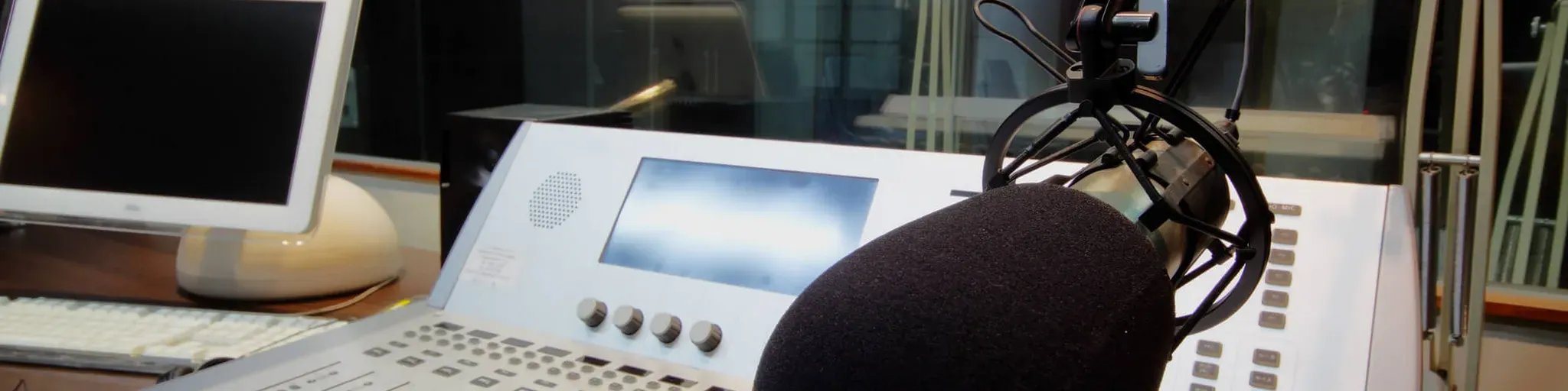 RADIO ONLINE ADEMIR E SUAS CANÇOES