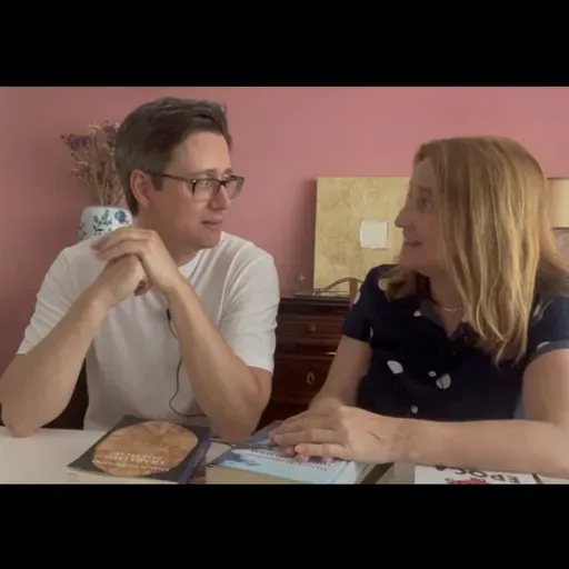 Rui Lage: "Eu creio que todos os poetas, mesmo que não o confessem, têm alguma vontade ou gostavam de conseguir eternizar as pessoas de quem mais gostam, as pessoas que amam. "