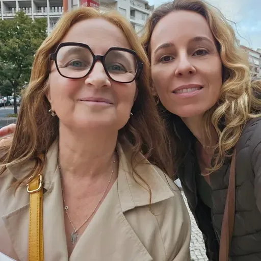 Michaela Schmaedel: "Hoje a minha vida gira em torno da poesia. Hoje em dia o que eu mais quero fazer é passar a poesia."