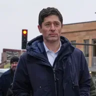 Minneapolis mayor calls for 'peace and order,' and ICE out of city