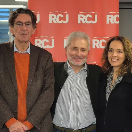 La conversation amicale entre Luc Ferry, Elie Chouraqui et Karine Papillaud