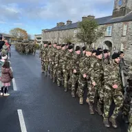 Coirnéal Seán Ó Fátharta, An Ard Mionoifigeach Seosamh Ó Coisdealbha agus leifteanant Conor McGuire agus Clodagh McConnell.