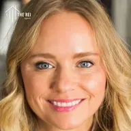 Turning Ugly Disasterous Homes Into Magnificent Dreams with Tamara Day