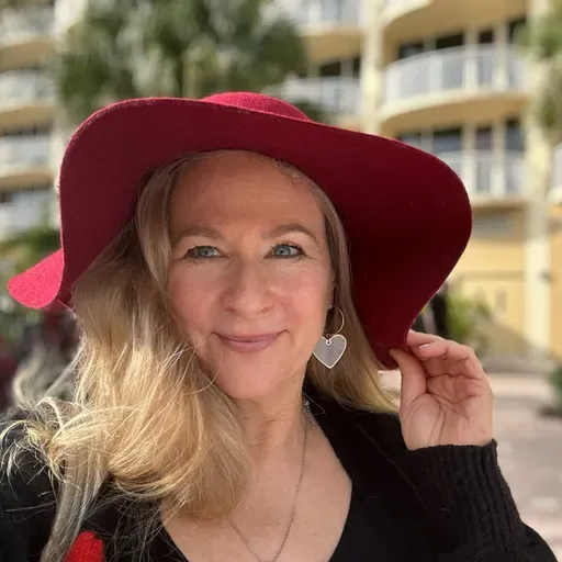 Beyond the Conscious Mind: Unlocking the 40 Million Bits of Power Inside You with Dr Tara Perry