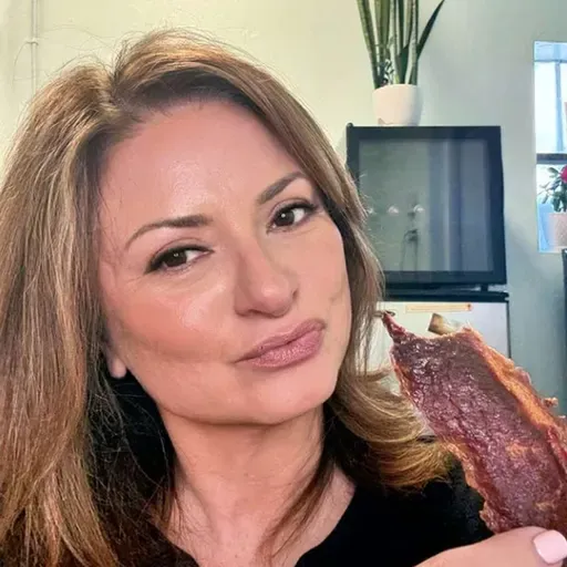 From Vegan to Carnivore- Healing with Meat with Dr. Karina Juliana! 900