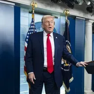 Trampa sarakste ar Norvēģiju par Miera prēmiju. Pasaules līderu uzrunas Davosā