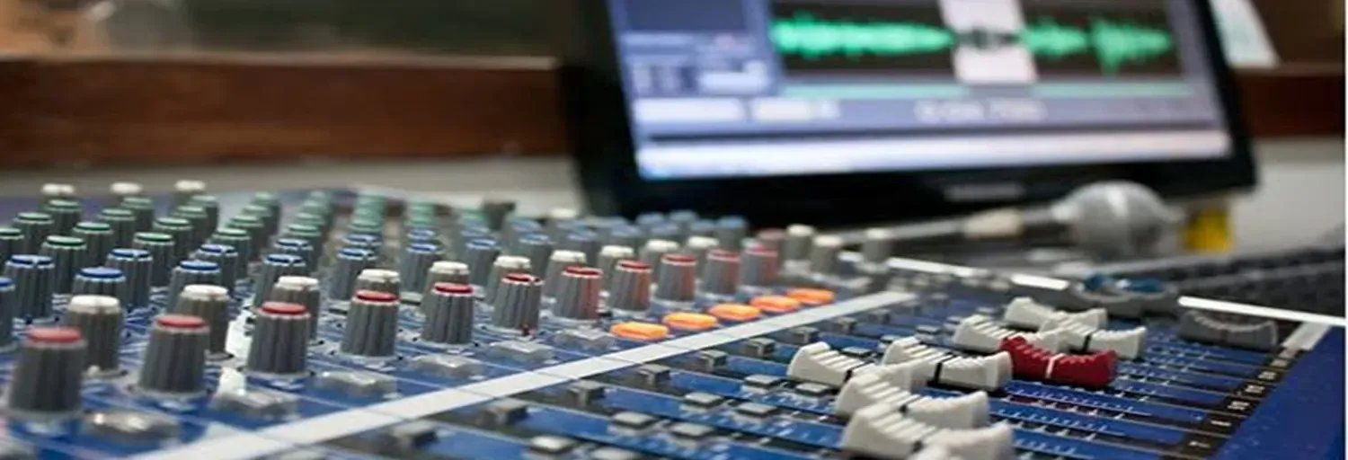 Súper Latina Radio 101.1 FM