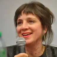 Charlamos con Mercedes D'Alessandro sobre las primeras medidas económicas del nuevo gobierno