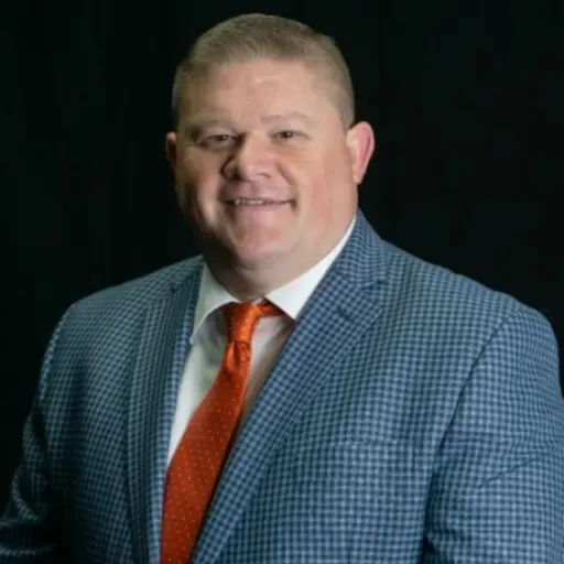 Escuchas predicas pero no cambias - Pastor Ryan Crossley