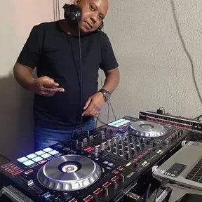 DJ SALVIANO RADIO STATION