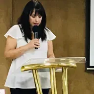 "Llamados a la Santificación" - Pra. Montse Pradas 