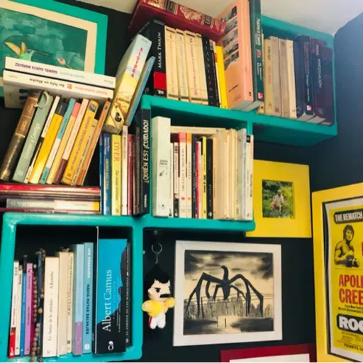 El extranjero debe morir