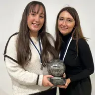 Agallamh Beirte le Niamh Ní Dhúgáin agus Clíodhna Ní Ghallchóir.