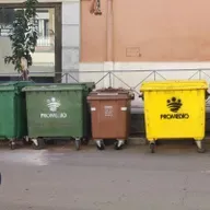 Casi dos mil kilos de residuos orgánicos se han recogido ya en los nuevos contenedores marrones en Guareña