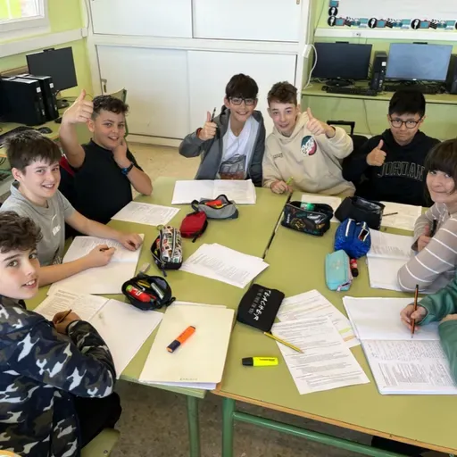 6B MaJose - Gael, Aday, Irina, Armando, Nico, Rodrigo, Mario and Paula describing themselves in English