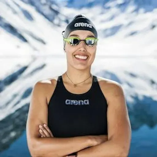 Conversamos con la nadadora de aguas gélidas, Bárbara Hernández, por su próximo desafío de cruzar el Canal de la Mancha. 