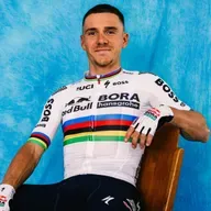 Найгучніші дебюти, битва поколінь та старт сезону класик. Зустрічаємо новий сезон велоспорту!