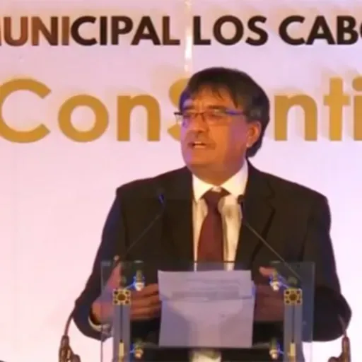 En De Frente en BCS un segmento de la toma de protesta del profr. Óscar Leggs Castro, como presidente del XIV Ayuntamiento de Los Cabos