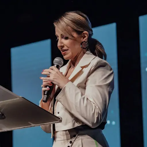 Não perca o coração! - Bispa Viviane Matos