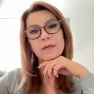 #77 O papel da mulher na ciência por Andréa Stinghen