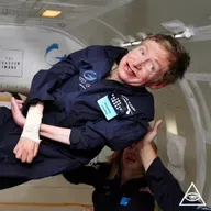 Stephen Hawking vs A INTERNET