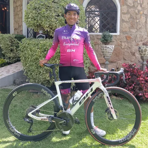 Chumil sonríe, recuerda y se adapta